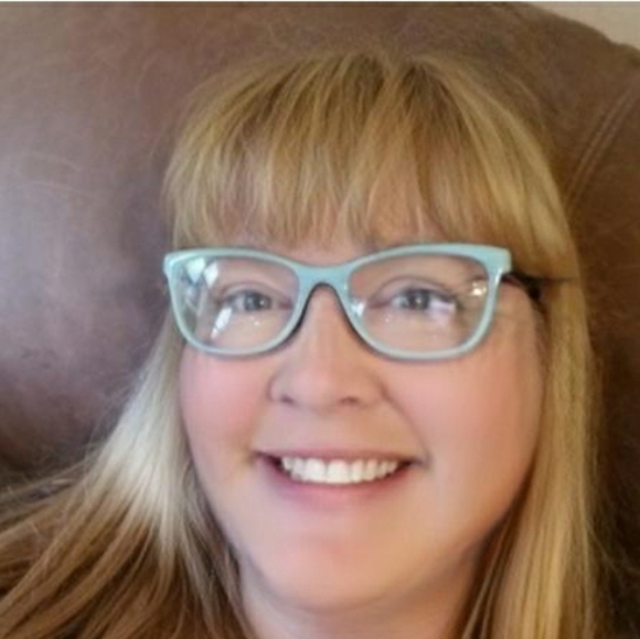 Meet your Posher, Shawna - Picture 2 of 2